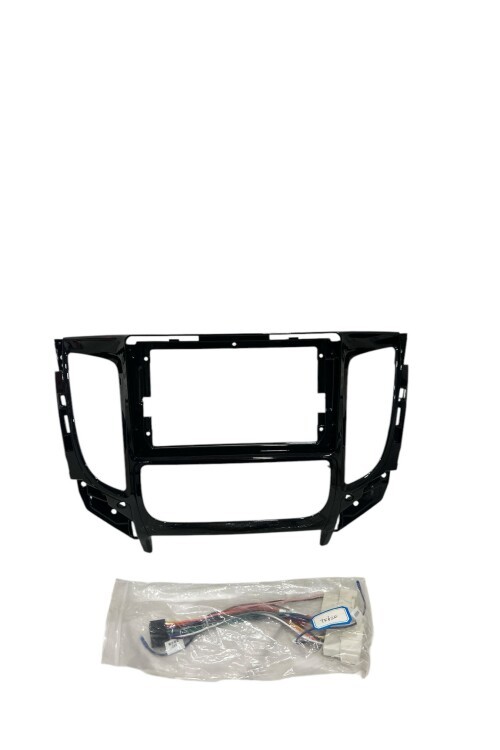 MİTSUBİSHİ L200 2015-2022 9 Multimedya Çerçevesi (Yüksek kalite)